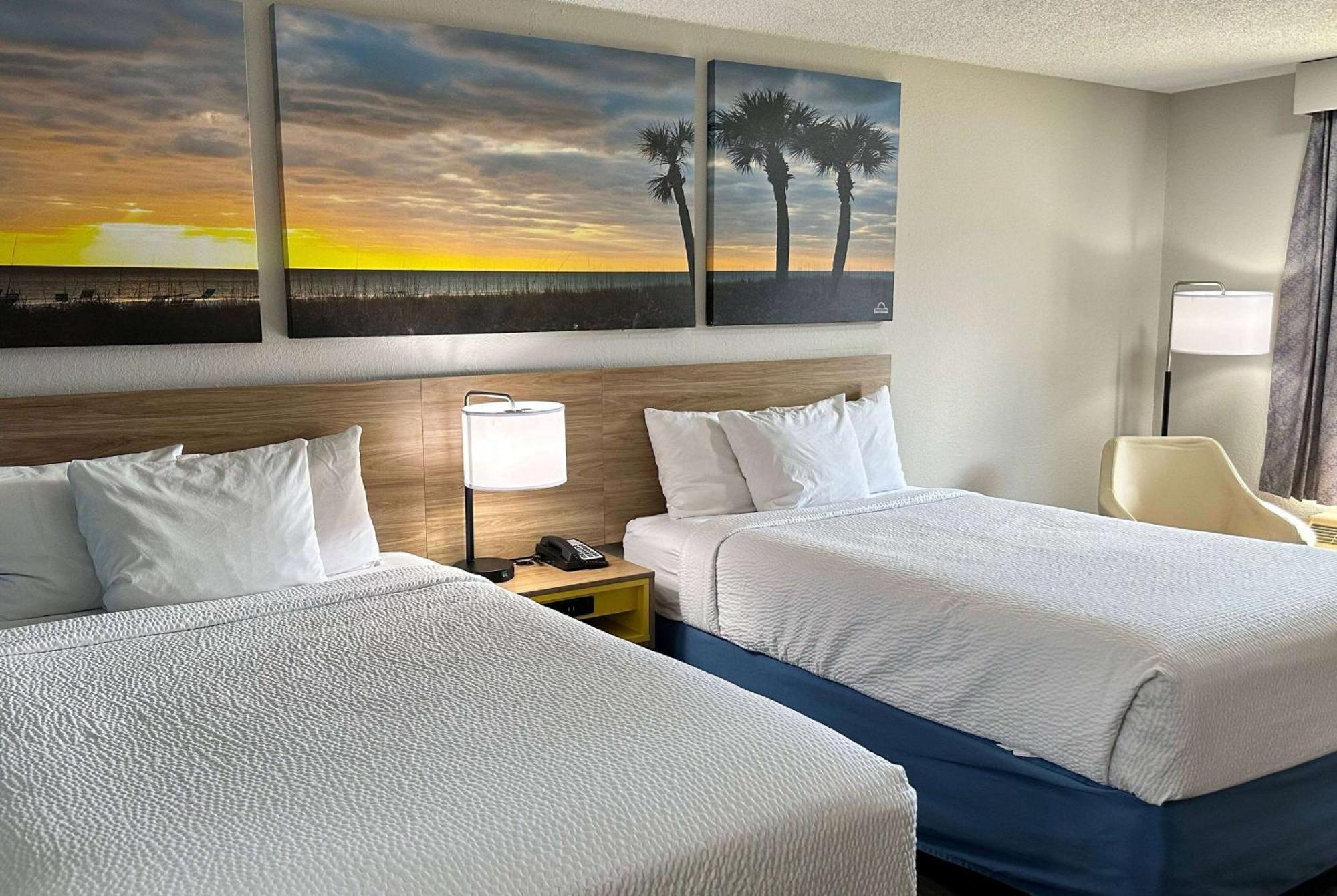 Days Inn By Wyndham Columbia Ne Fort Jackson מראה חיצוני תמונה