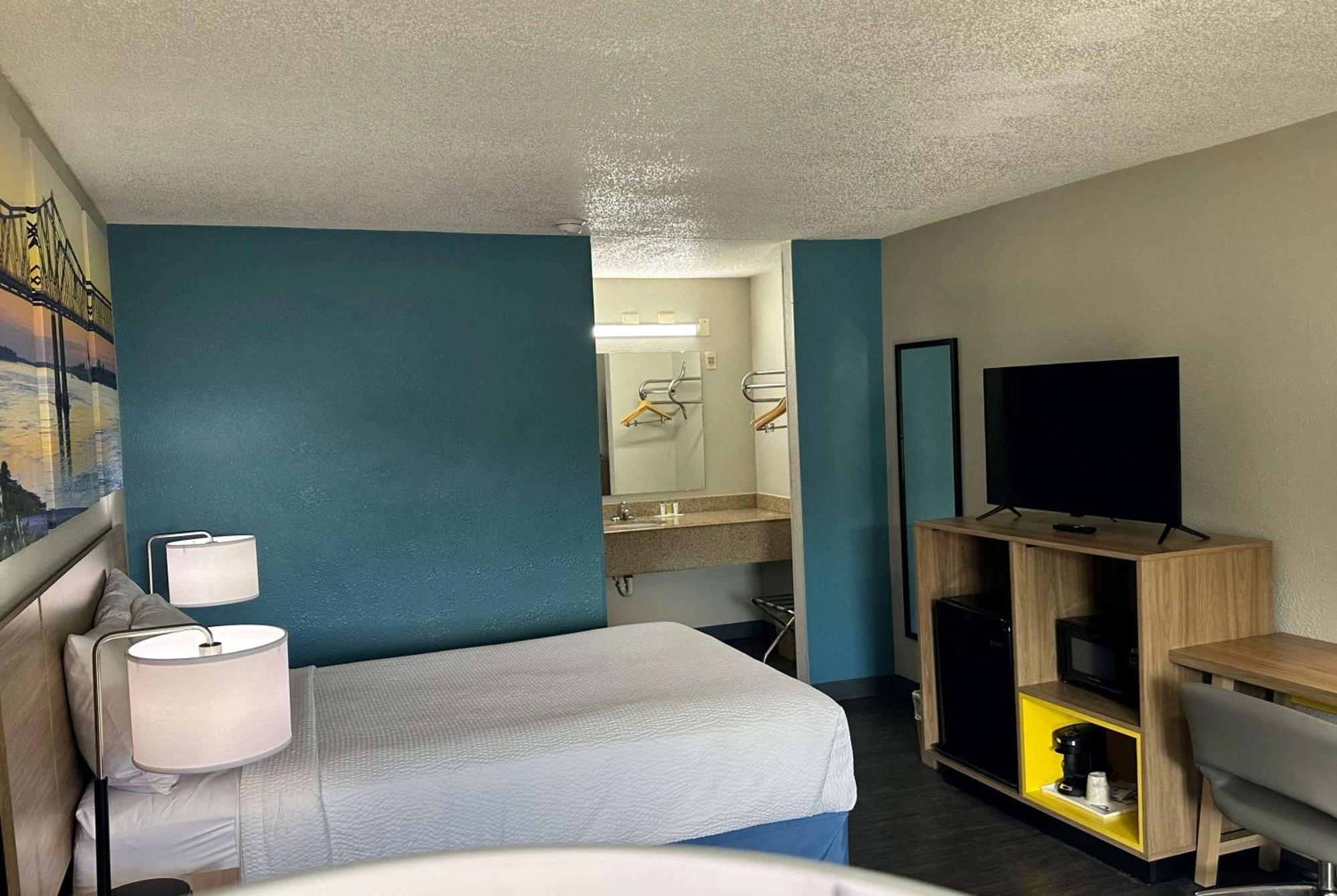Days Inn By Wyndham Columbia Ne Fort Jackson מראה חיצוני תמונה