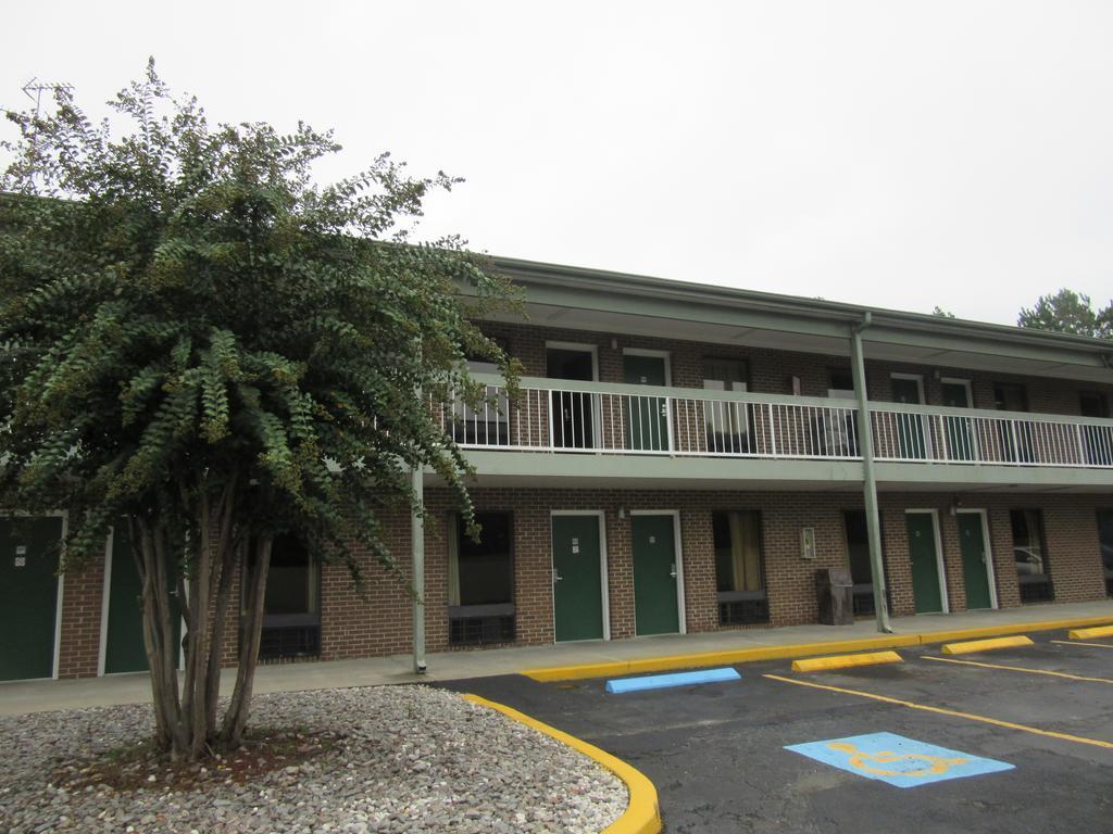 Days Inn By Wyndham Columbia Ne Fort Jackson מראה חיצוני תמונה